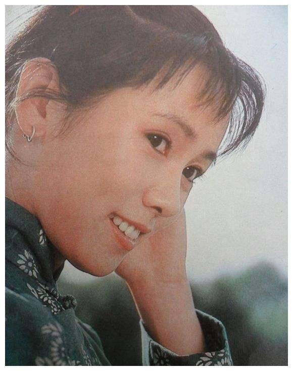 80年代美女明星,从售货员到当红花旦,张力维为何在当红时息影?