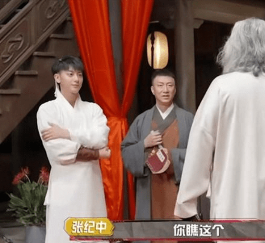 太敢说!张纪中大批孙红雷贼眉鼠眼,那英没人气,却被赞真性情!