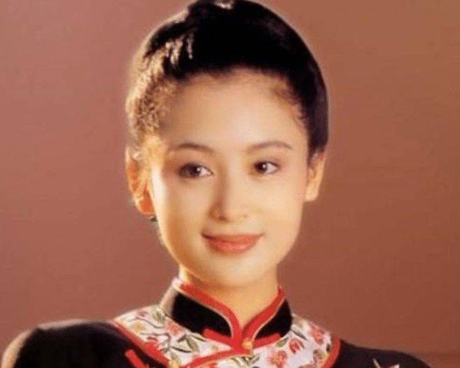 原创都说陈红美貌惊人,年轻时的她,到底美到什么程度?