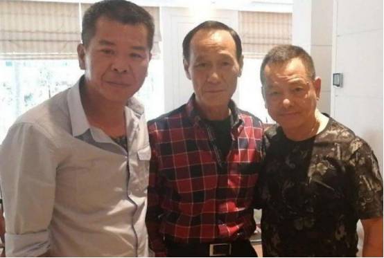 原创崩牙驹:靠赌王何鸿燊起家,连向华强都客气有加,如今怎样了