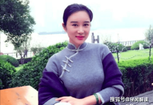 小女儿3岁,小自己31岁,70岁张纪中凭啥抛妻弃女娶杜星霖?