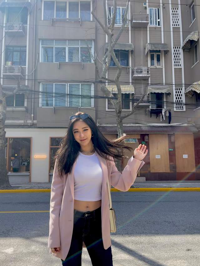所以很多造谣者,在传言周玲安离婚的时候都加了一句,"周玲安离婚后