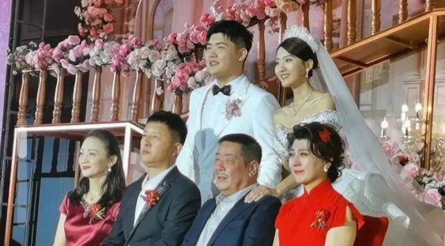 "山杏"闫学晶:两段婚姻,三个孩子,两任丈夫都是二婚