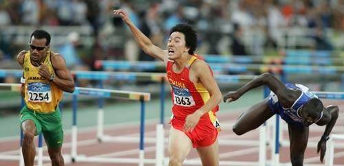 12秒72!19岁跨栏神童决赛夺金狂破世界青年纪录 有望成下个刘翔