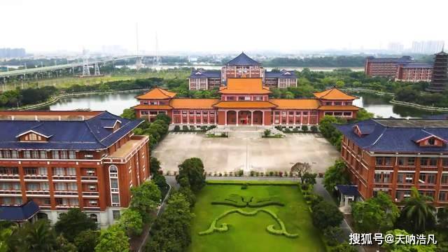 南方医科大学没睡醒的话还以为自己在皇宫当御医呢
