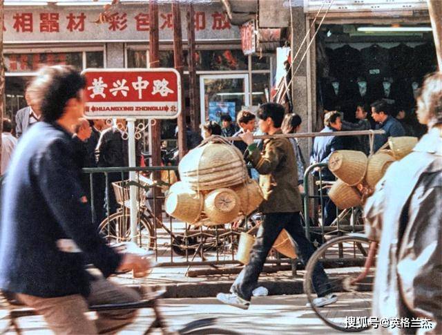 原创90年代湖南长沙老照片,看下当年的城市旧场景,你还认得出吗?