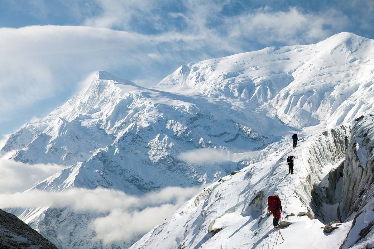 原创登上珠穆朗玛峰的人不少为什么中国这座山却无一人能成功登顶