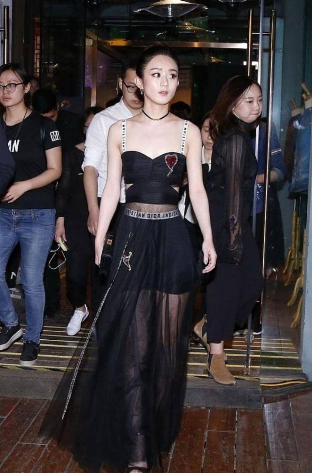 原创生完孩子的赵丽颖气质真绝,黑色透视装妩媚妖娆,尽显姣好身材