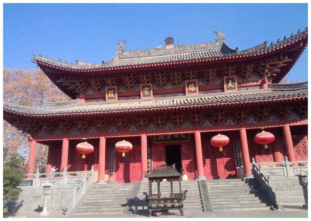 河南名气大的一座寺庙,是我国兴建的第一座官办寺院,就在洛阳