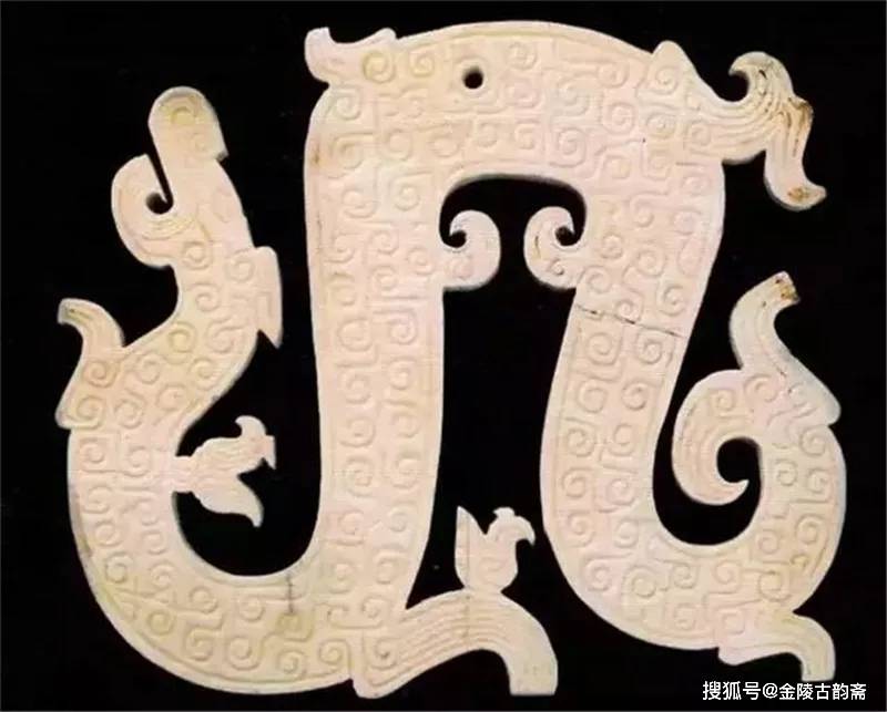 战国龙形玉佩鉴赏