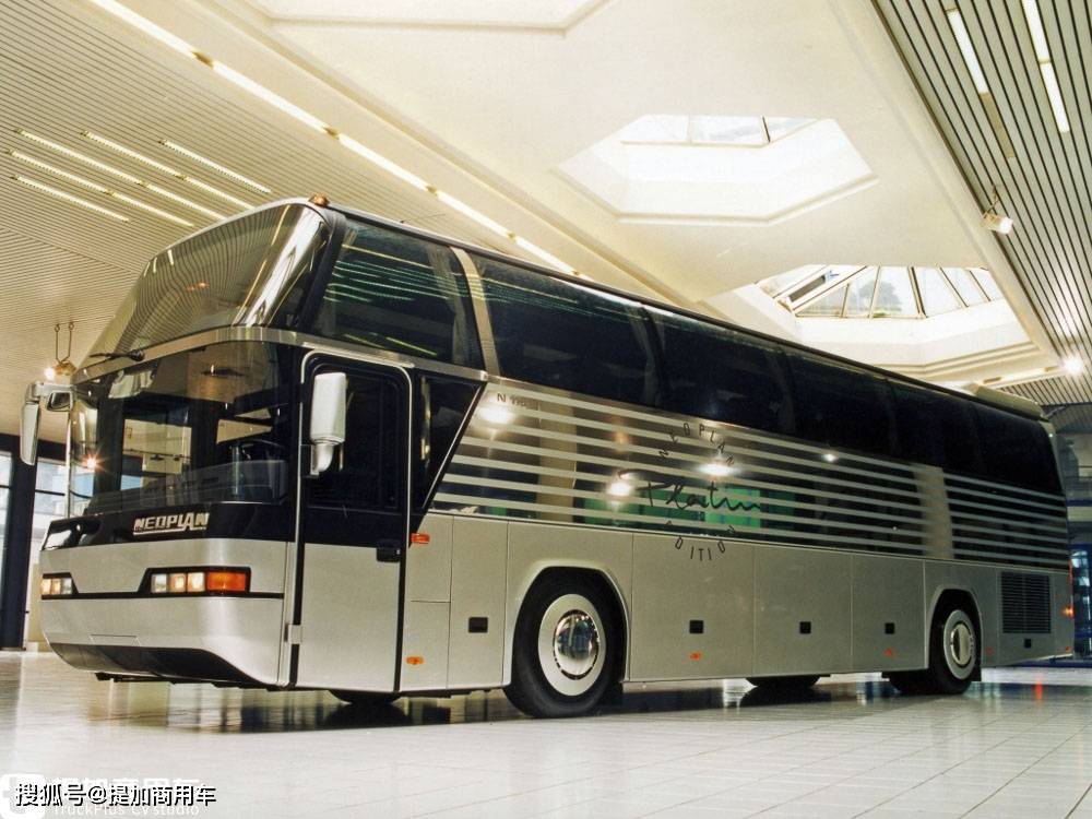 致敬50年传奇历程,尼奥普兰cityliner铂金纪念版豪华客车发布