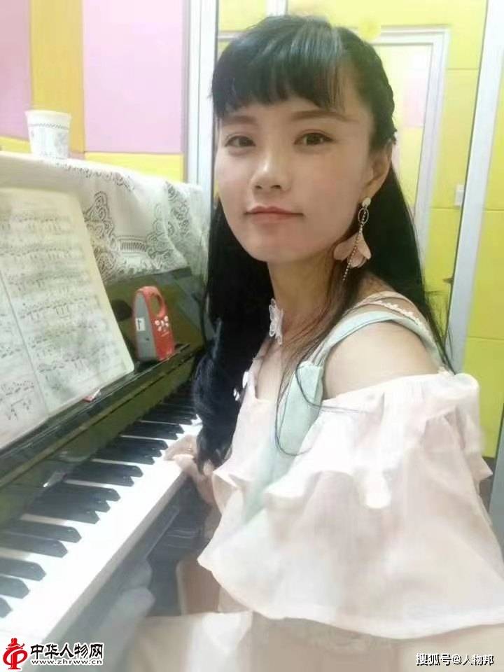 【人物百科】吴尊(原名徐丽丽)_钢琴伴奏