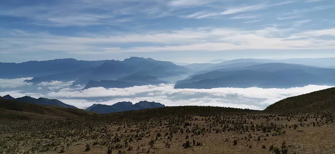 四川大凉山悬崖在哪儿,美姑龙头山路通山顶没有,大断崖旅游线路攻略