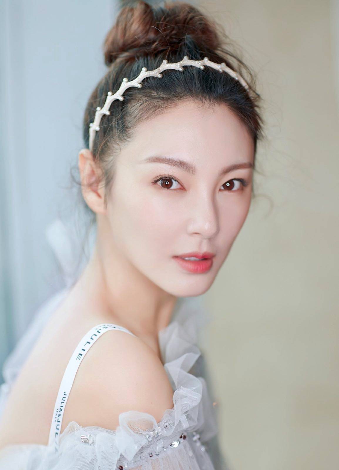 离婚也许要只是新的开始,这些女星活的更精彩!