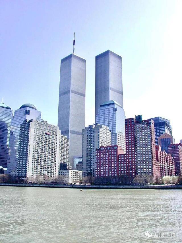 世贸中心双子塔.丁刚摄于9·11前