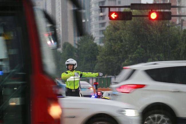 萧山交警喊你来提意见!_红绿灯