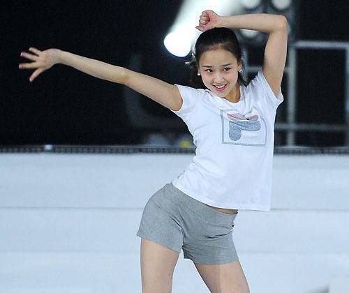 韩国最美运动员孙妍在写真,身材火爆,萝莉面孔,逃不过