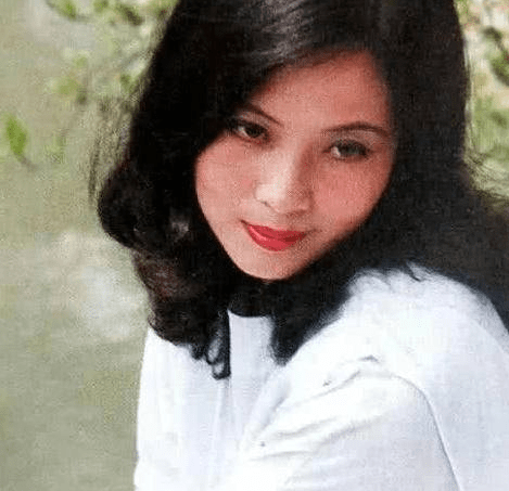 是,夫妻在一起这么多年了,一直没有儿女,足以说明傅丽莉病情的严重性