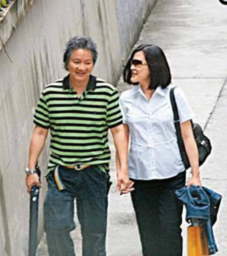陈慧珊和现任老公钟家鸿.