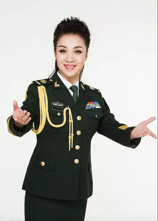 女高音歌唱家马晓晨——军营飞出的金凤凰