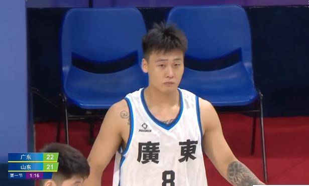 广东队派上赵睿,赵锦洋,周鹏,沈梓捷和白昊天,联赛中,广东宏远队就