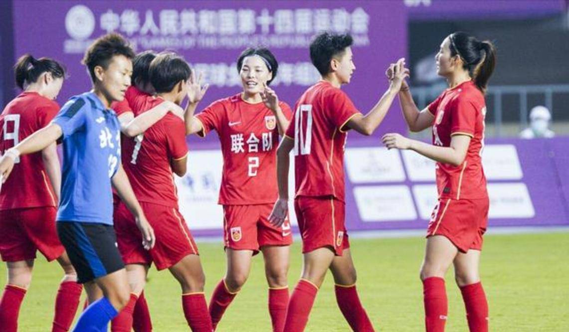 原创中国女足3连胜,4球横扫劲敌进决赛,贾秀全这回知道错了吗?
