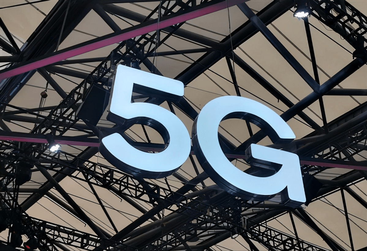 原创5g芯片被日美拿捏,让华为手机栽了跟头,却便宜了苹果iphone13