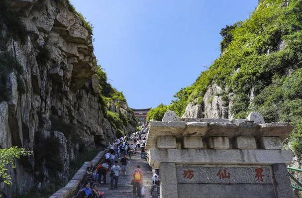 险峻不及华山,秀美不过衡山,山东泰山究竟凭什么成为五岳之首?