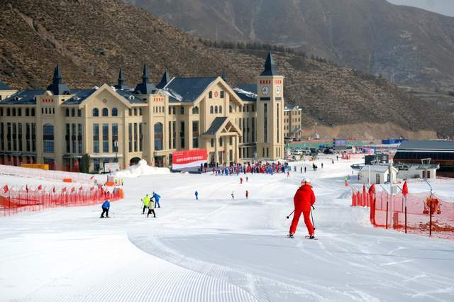 岱海国际滑雪场