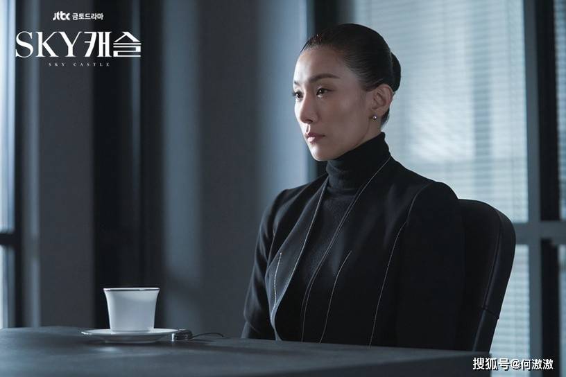 图片来源:jtbc《天空之城》近年推特最常被提及的韩剧top4:《黑道律师