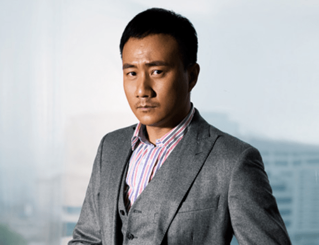 说到这位演员很多人都非常的喜欢,因为他是一位硬汉.