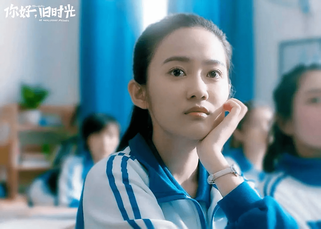 随即韩媒跟上搞事情,把这段话解读为:中国服装抄袭了一部韩国电视剧的