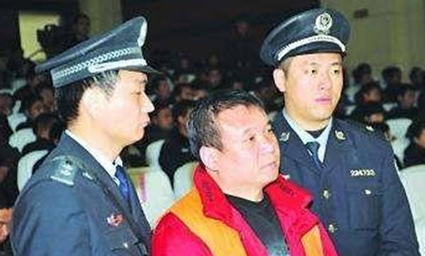 温岭"老大 "始末:木匠成黑匪,传单掀罪行_张畏