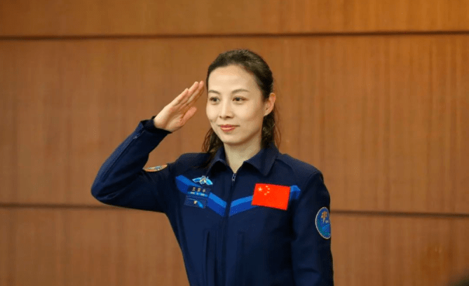 "摘星妈妈"王亚平:成长之路很励志,与5岁女儿有浪漫约定