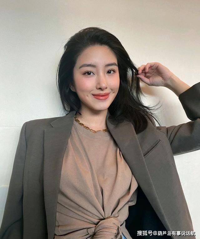 她与陈金飞的跨代恋,是