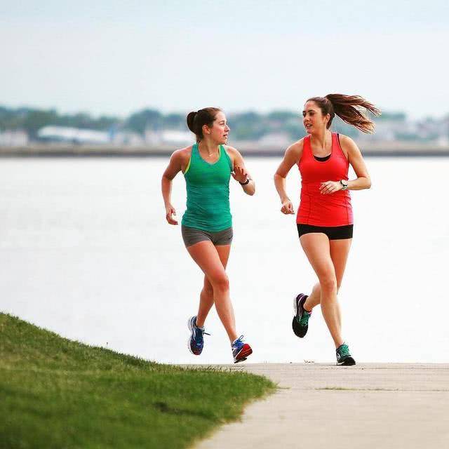 减肥好方法:最佳减肥运动究竟是跑步还是力量训练呢?