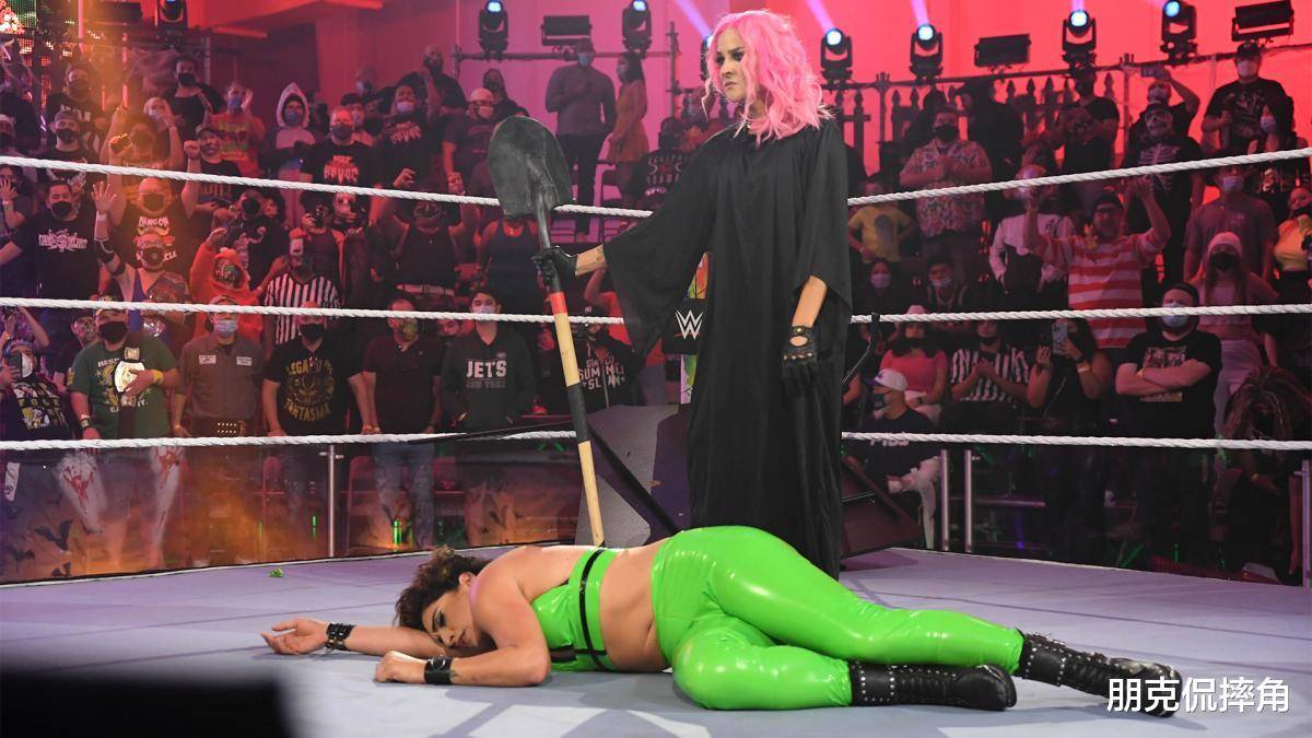 wwe20联盟冠军大换血曼迪三人小队全员戴冠
