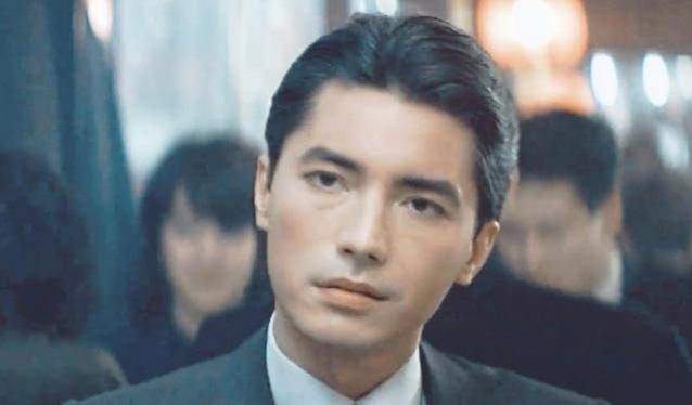 "亚洲"第一美男尊龙:昔日名气吊打成龙,但却依旧孑然