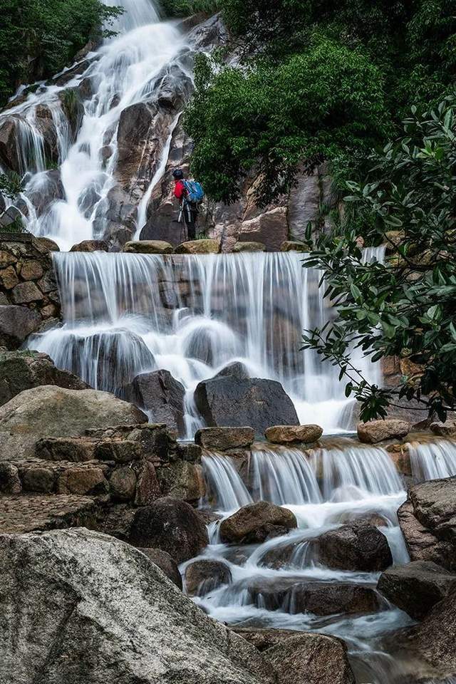 自驾游青阳九子岩风景区旅游攻略_大雄宝殿