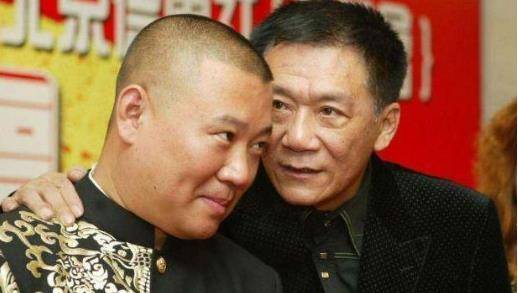 当年郭德纲跪拜李金斗不料被怒斥你不是拜了杨志刚为师了吗