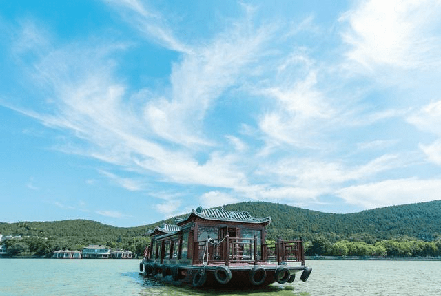 云龙湖风景区地处市区南部景色优美徐州唯一的5a级旅游景区