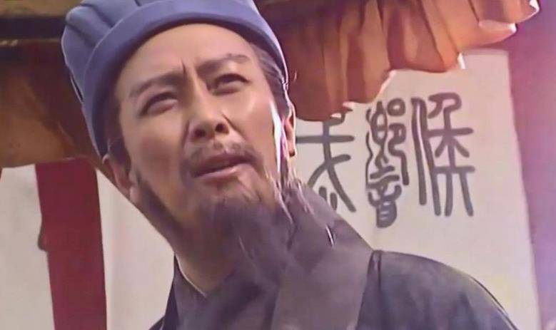 而是其在老《三国演义》中是演的诸葛亮一角,如今已经你是成为了鬼畜