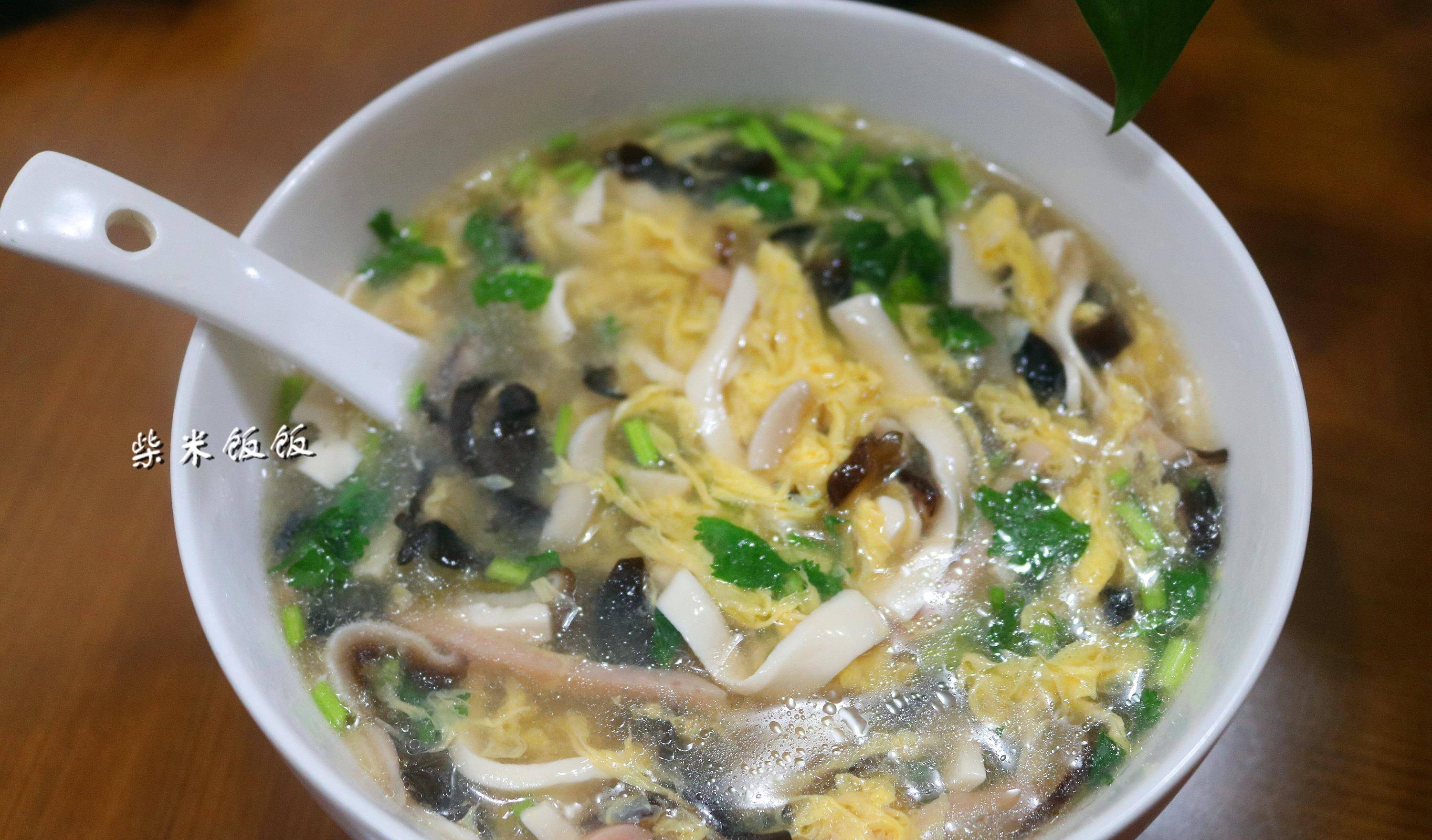 菌菇豆腐鸡蛋汤