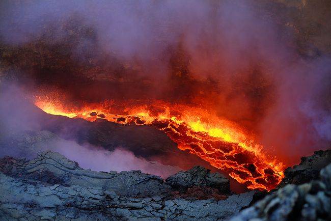 原创明明水能灭火为什么海底的火山还能爆发不会被海水浇灭吗