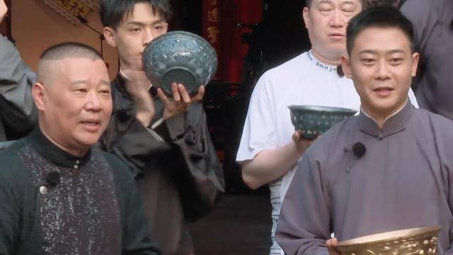 太有担当了,德云社侯筱楼主动替师父栾云平解围,获得