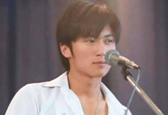 原创谢霆锋爱过的6个女人都是姐姐辈最大相差11岁最小3个月