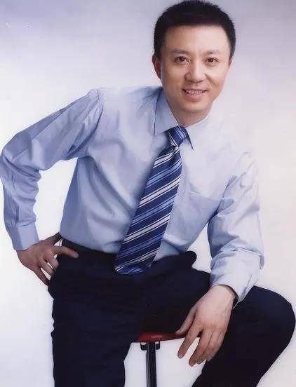 原创新闻联播潘涛娶小10岁娇妻45岁北漂闯央视铭记妻子付出
