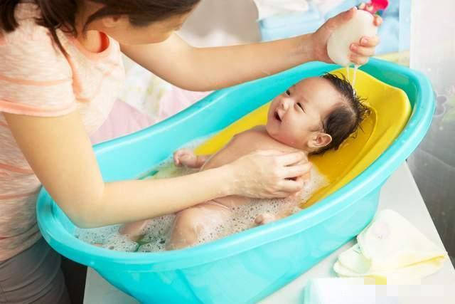 进入冬季,给孩子洗澡要尽量避开这个节点,容易破坏娃的免疫力