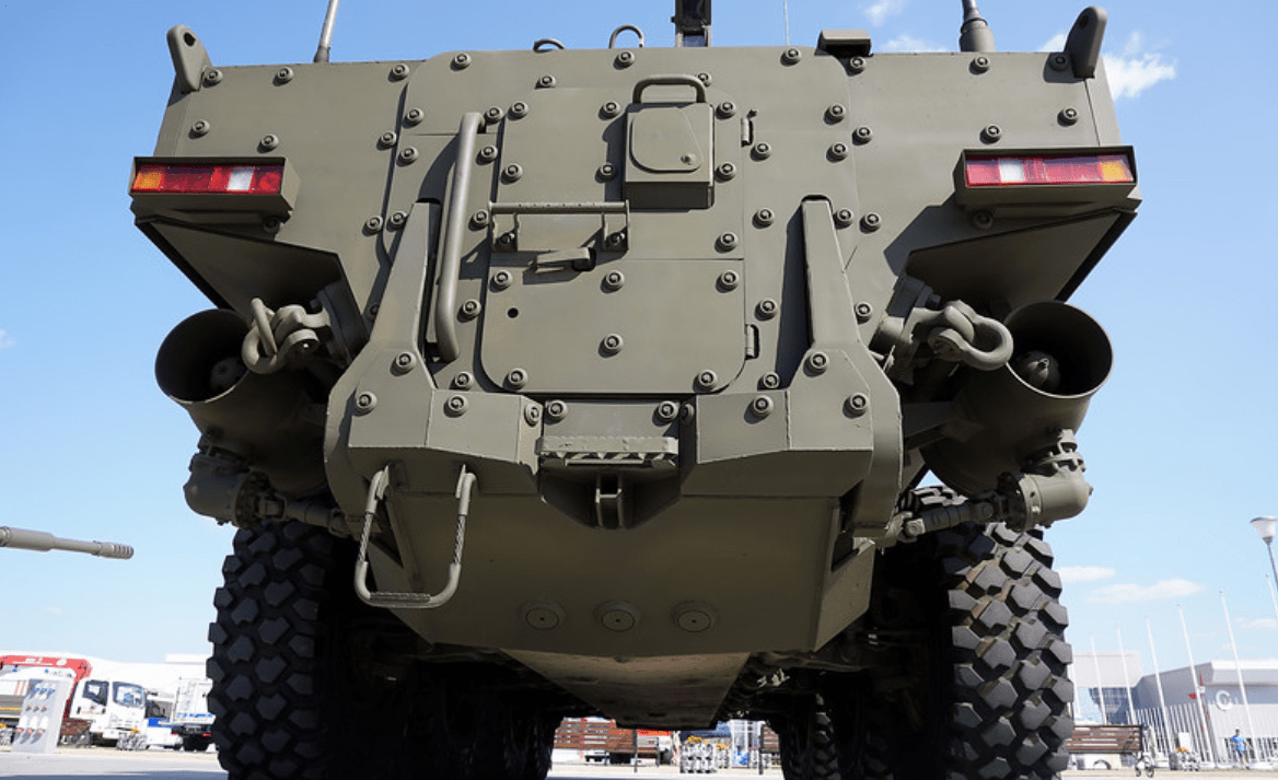 车,是俄罗斯研发的一款面向未来陆面作战需求的新一代8x8轮式装甲车