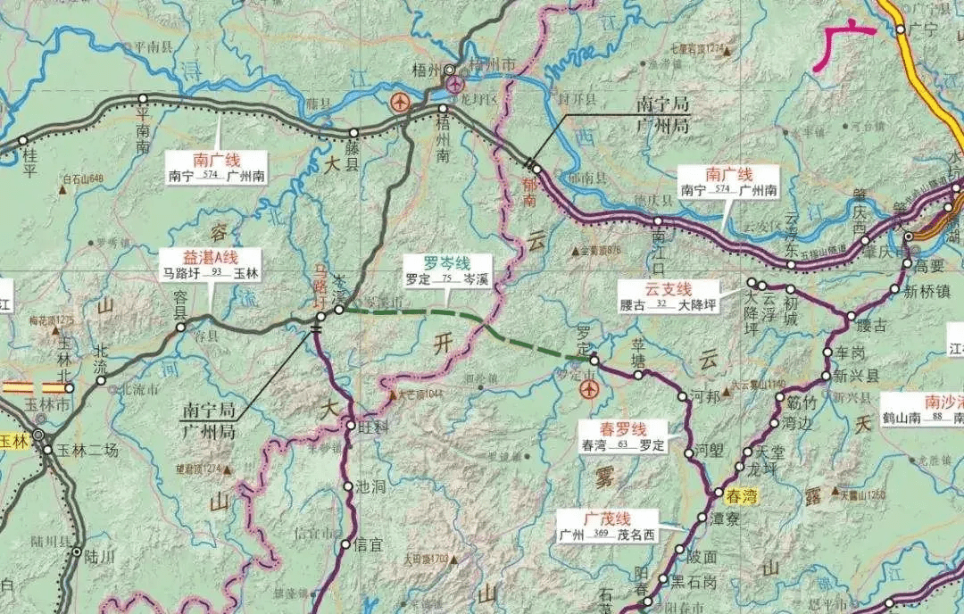 二院牵头组织相关单位由北向南沿黄百铁路黄桶站,紫云站,白石岩隧道